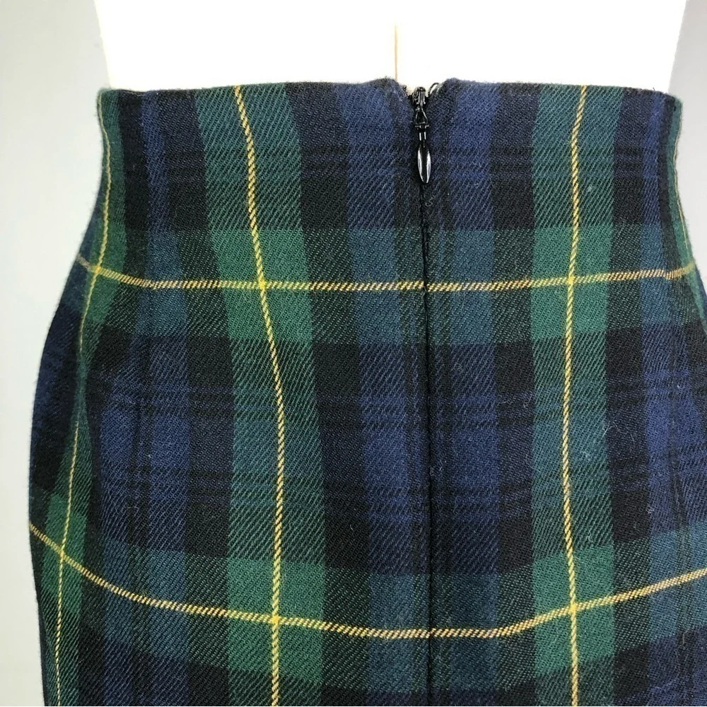 VINTAGE Embassy Row II soft wool plaid pencil skirt watch plaid tartan